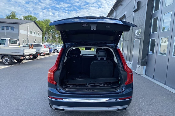 Volvo XC90 18 of 29