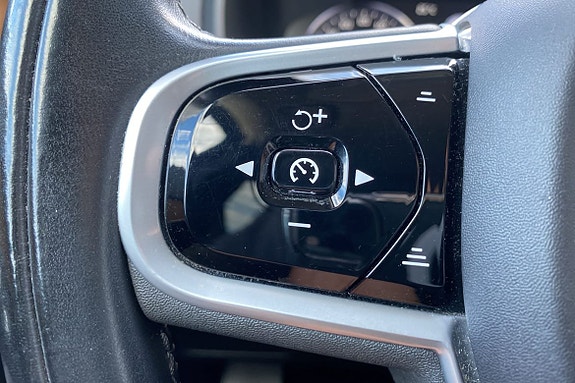 Volvo XC90 26 of 29