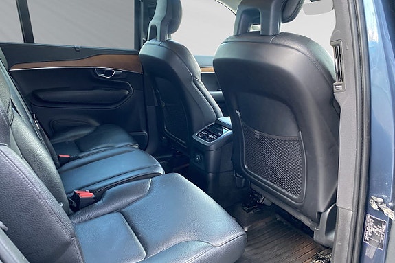 Volvo XC90 11 of 29