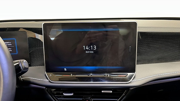 Volkswagen Passat 9 of 15