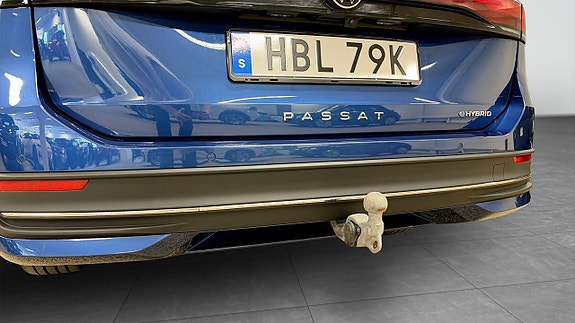 Volkswagen Passat 13 of 15