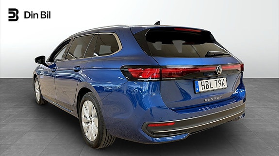 Volkswagen Passat 3 of 15