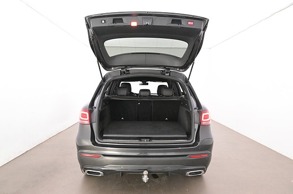 Mercedes-Benz GLC300 e 21 of 27