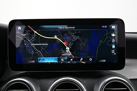 Mercedes-Benz GLC300 e 14 of 27