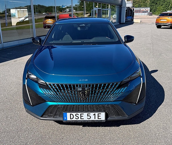 Peugeot 408 2 of 5