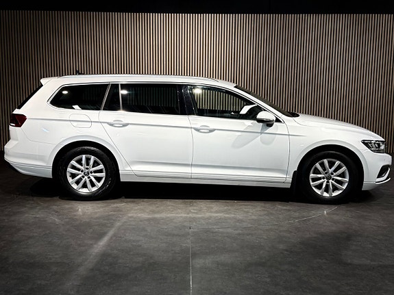 Volkswagen Passat 3 of 5