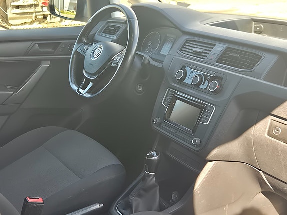 Volkswagen Caddy 9 of 26