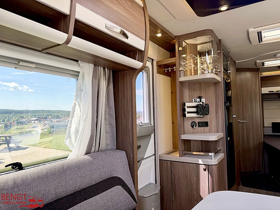 Knaus Südwind 580 UF Scandinavien Selection | Fransk säng | ALDE 8 of 21