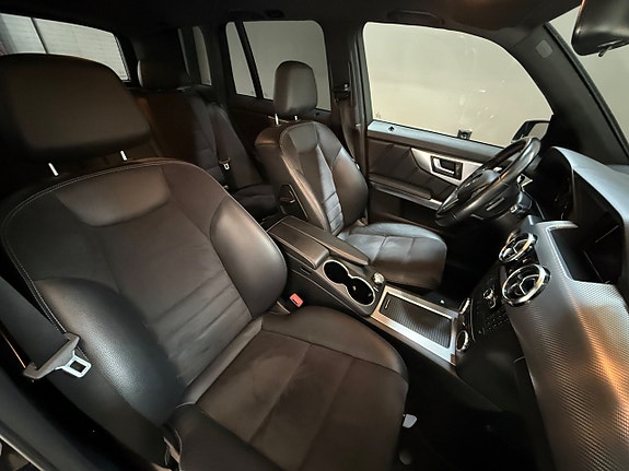 Mercedes-Benz GLK220 10 of 16