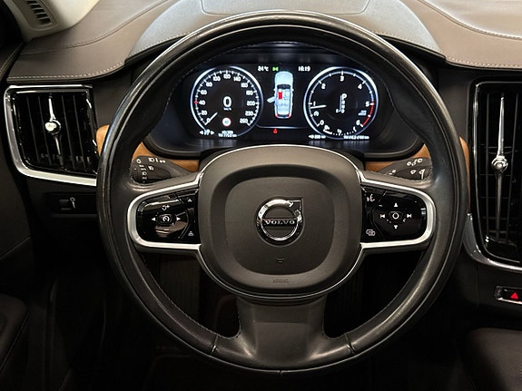 Volvo V90 22 of 27