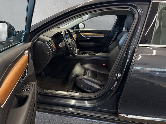 Volvo V90 10 of 27