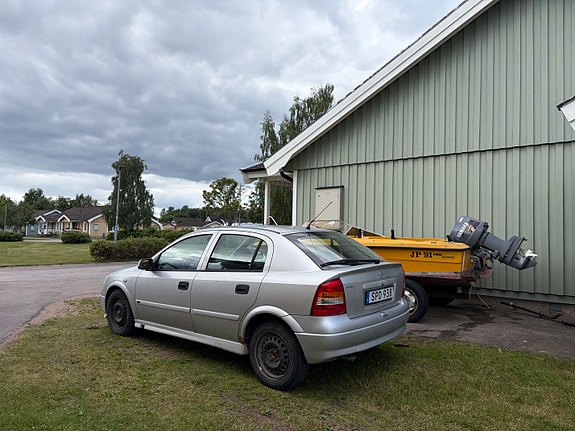 Opel Astra 2 of 3