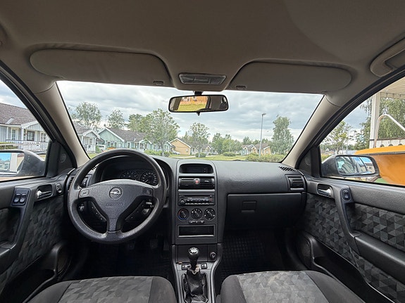 Opel Astra 3 of 3