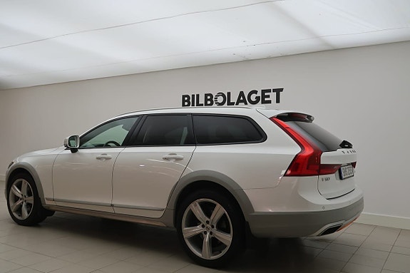 Volvo V90 Cross Country 3 of 5
