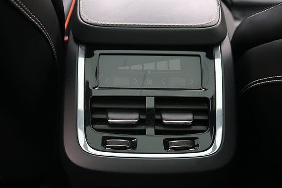 Volvo V90 Cross Country 9 of 25