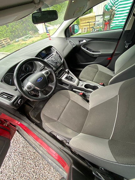 Ford Focus 2 of 4