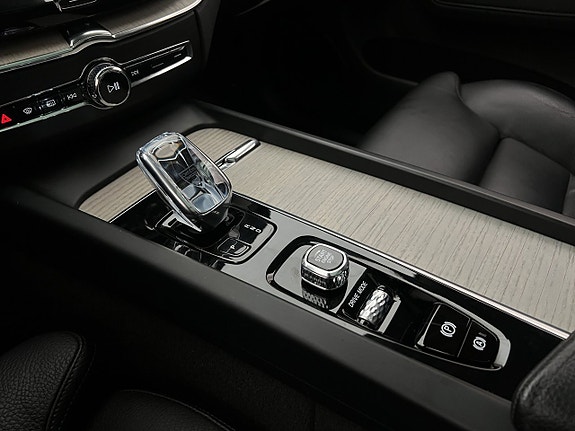 Volvo XC60 27 of 30