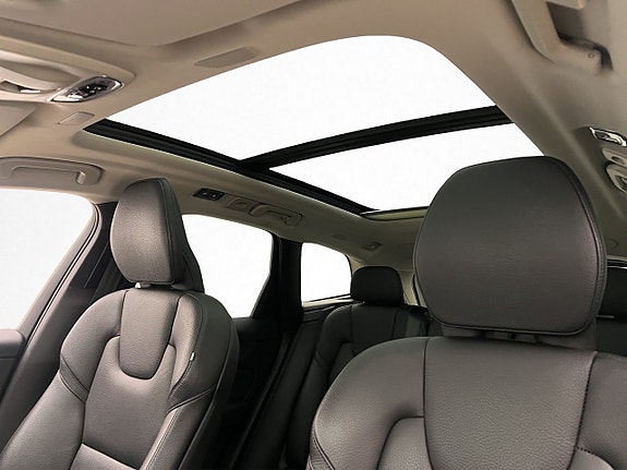 Volvo XC60 12 of 30
