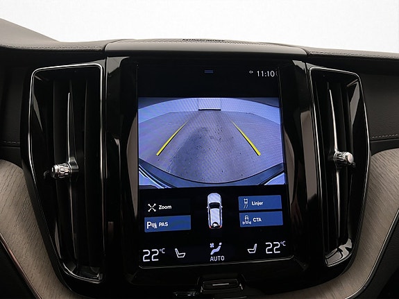 Volvo XC60 18 of 30