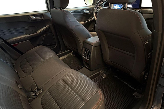 Ford Kuga 10 of 27