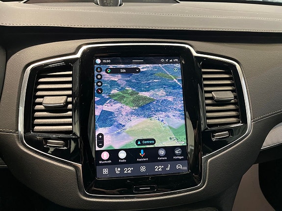 Volvo XC90 11 of 25