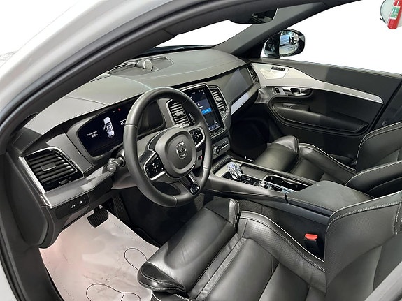 Volvo XC90 6 of 25