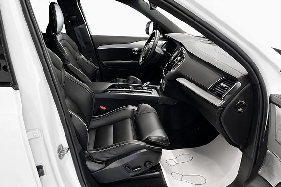 Volvo XC90 20 of 25