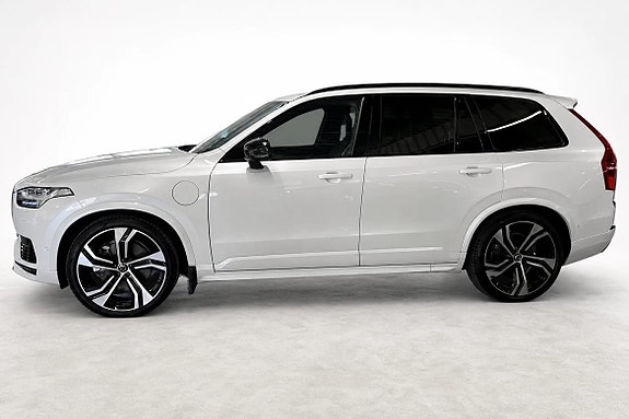 Volvo XC90 2 of 25