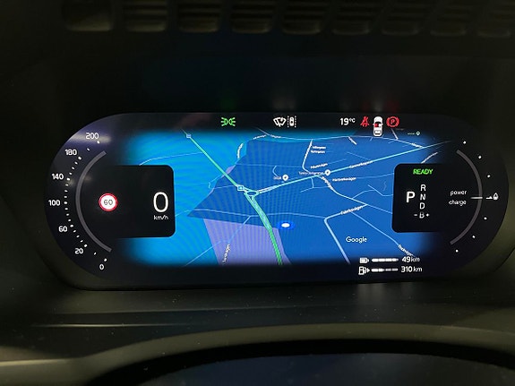 Volvo XC90 13 of 25