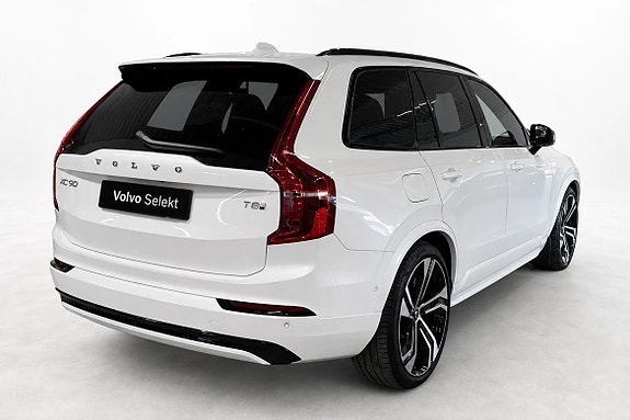 Volvo XC90 4 of 25