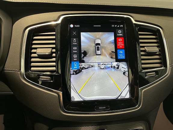 Volvo XC90 12 of 25