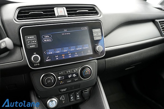 Nissan Leaf 25 of 28