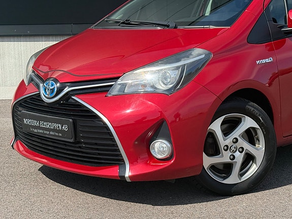 Toyota Yaris 3 of 22