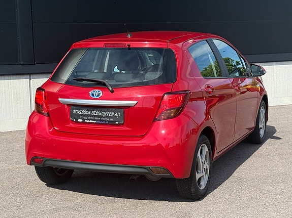 Toyota Yaris 8 of 22
