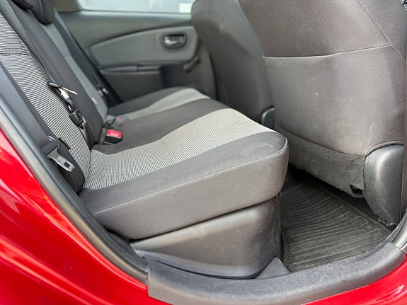 Toyota Yaris 17 of 22