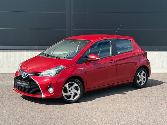 Toyota Yaris 2 of 22