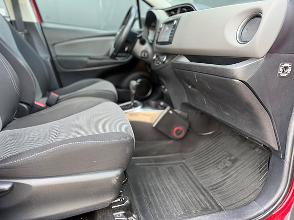 Toyota Yaris 15 of 22