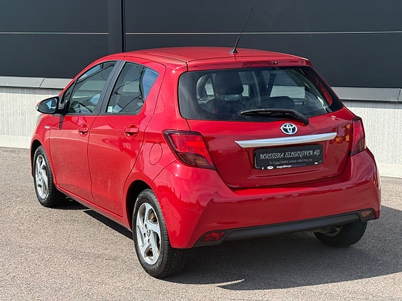 Toyota Yaris 10 of 22