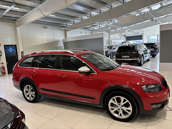 Skoda Octavia Scout 4 of 22