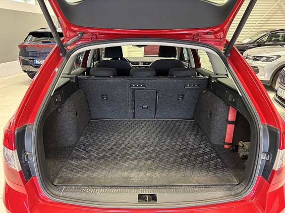 Skoda Octavia Scout 9 of 22