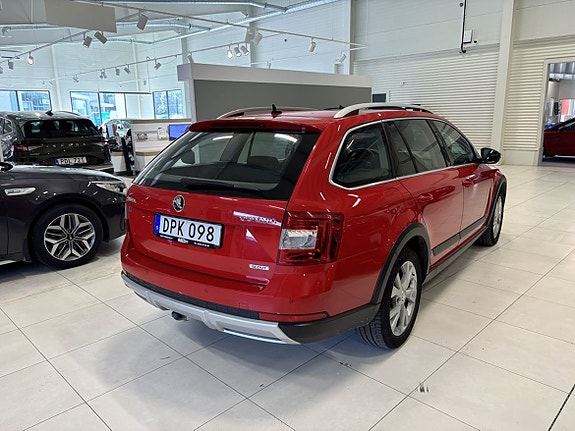 Skoda Octavia Scout 5 of 22