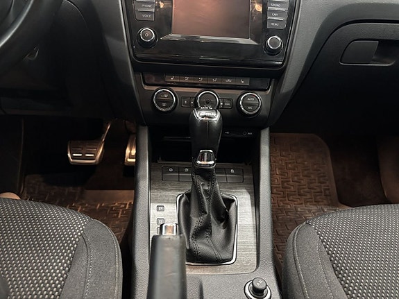 Skoda Octavia Scout 18 of 22