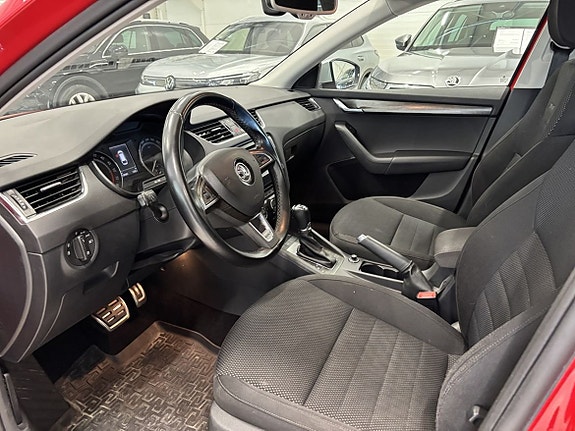 Skoda Octavia Scout 13 of 22