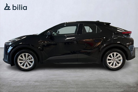 Toyota C-HR 3 of 5