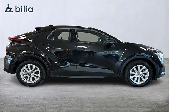 Toyota C-HR 18 of 21