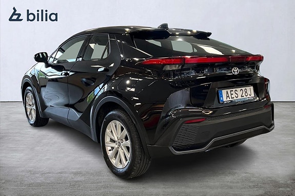 Toyota C-HR 2 of 5