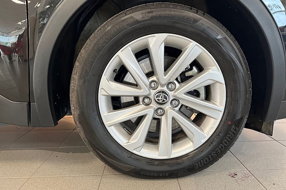 Toyota C-HR 17 of 21
