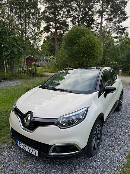 Renault Captur 2 of 16