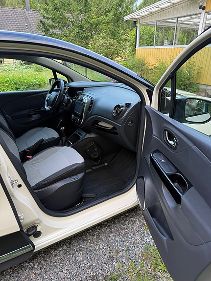 Renault Captur 12 of 16