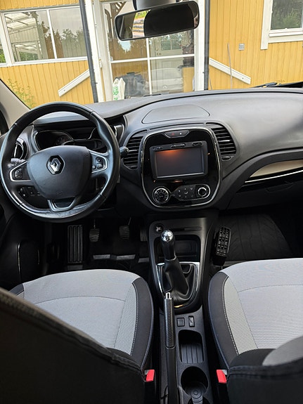 Renault Captur 6 of 16